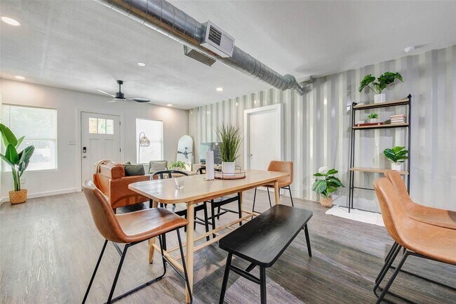 Building Photo - 4014 Dreyfus St