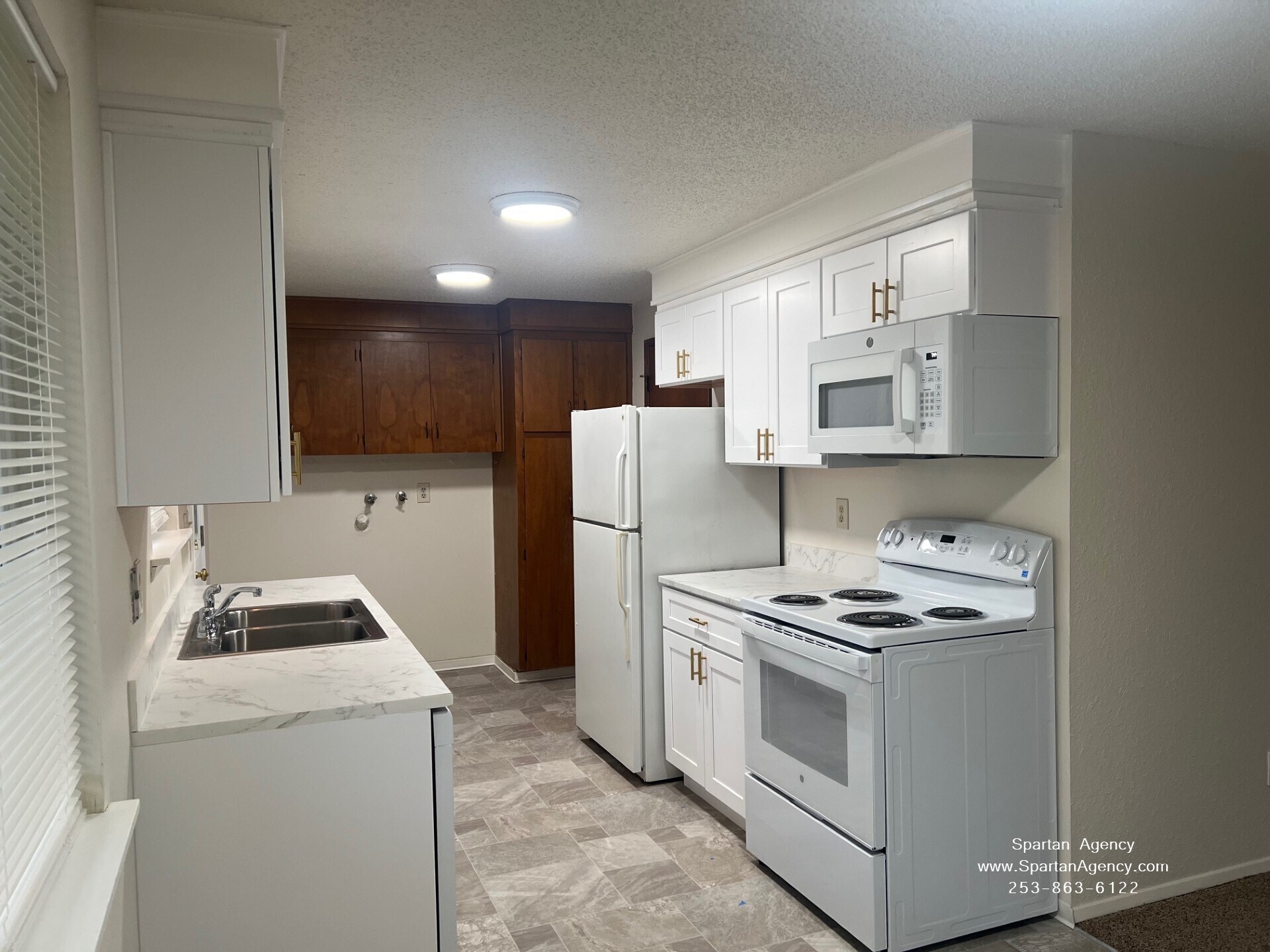 Building Photo - 803 9th St NW