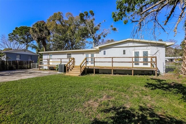 Building Photo - 1442 Lakecrest Dr