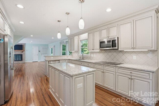 Building Photo - 301 Sardis Rd N