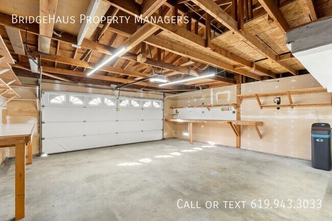 Building Photo - 1539 W Knapp Dr