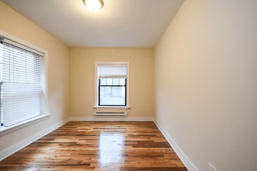 Building Photo - 805 Dempster St