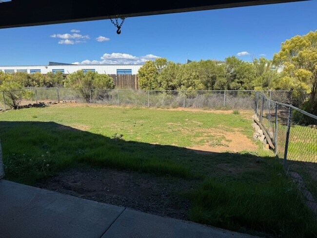 Building Photo - 17150 E Roadrunner Rd