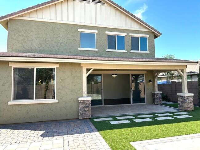 Building Photo - Stunning Elliot Groves home in Morrison Ranch. 4 bed+ 2 offices + loft