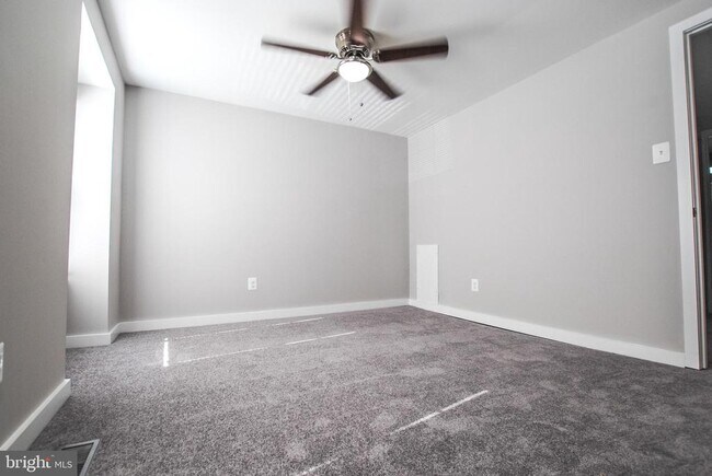 Building Photo - 8512 Hydra Ln