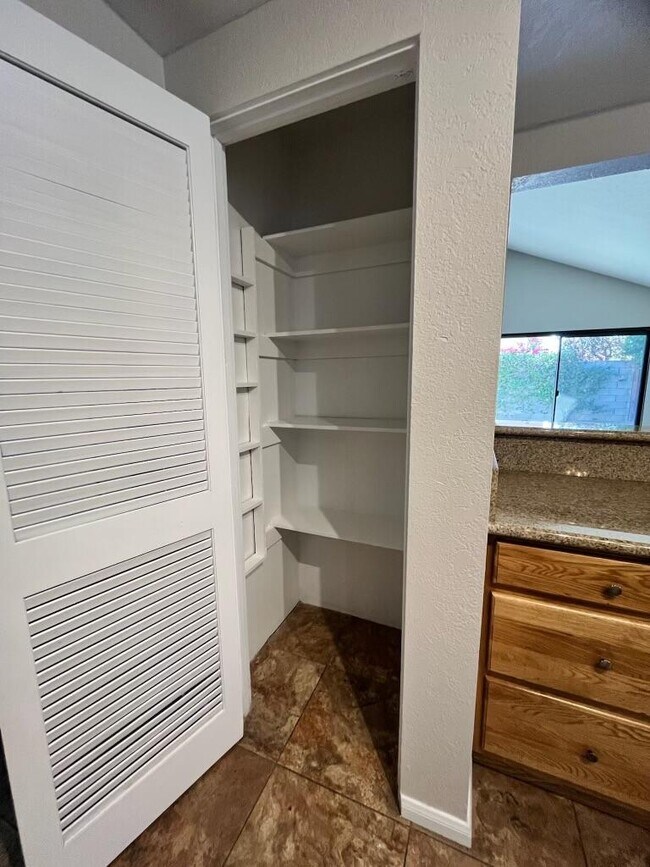 Building Photo - 51780-51780 Avenida Diaz