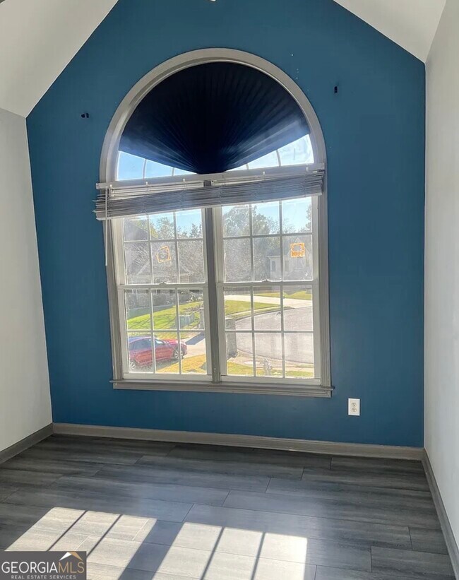 Building Photo - 3335 Prairie Dr