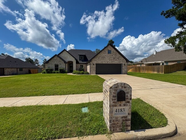 Primary Photo - Available Now! Gorgeous 4 Bedroom 3 Bath i...