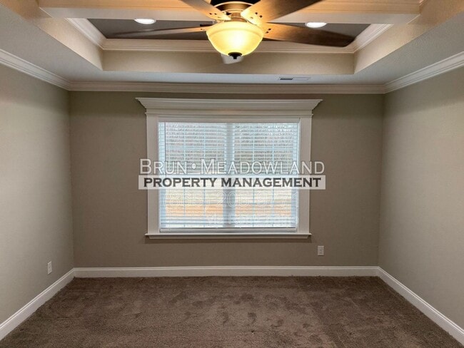 Building Photo - 3869 Doral Dr