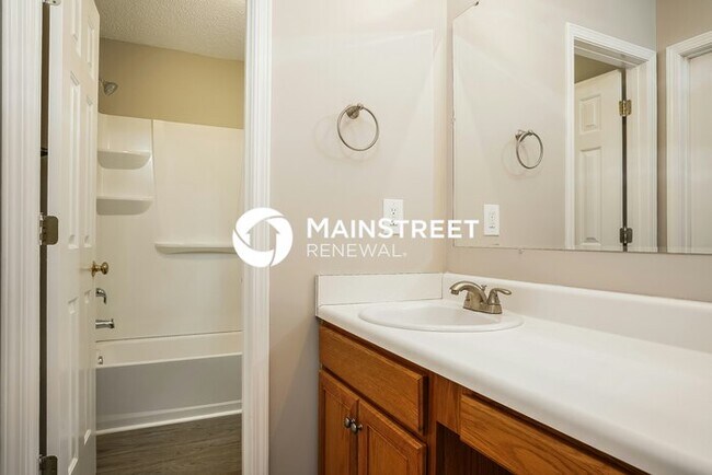 Building Photo - 3 Bedroom Pet-Friendly Home in Clayton, NC with Main Street Renewal