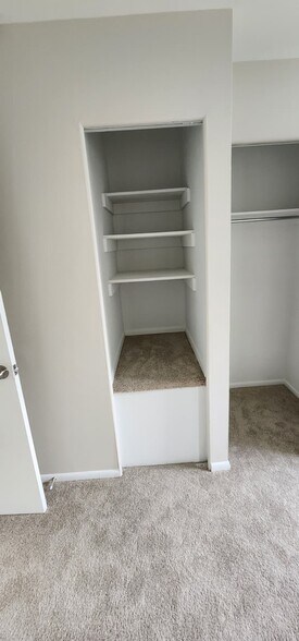 Building Photo - 5842 Holly Hock Pl