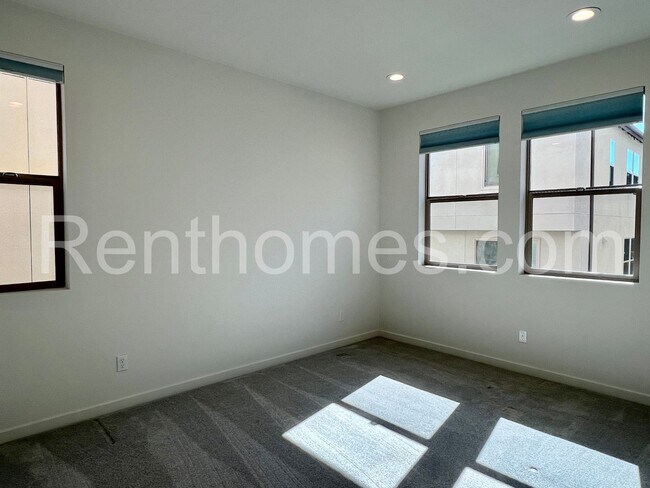 Building Photo - 15113 Lincoln Lp