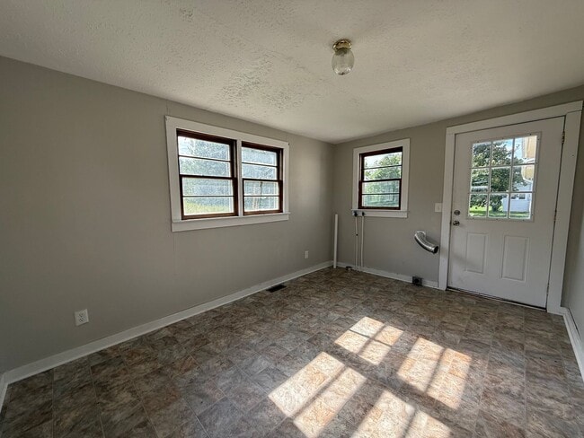 Building Photo - 3 Bedroom 1 Bathroom Home in Greene County...