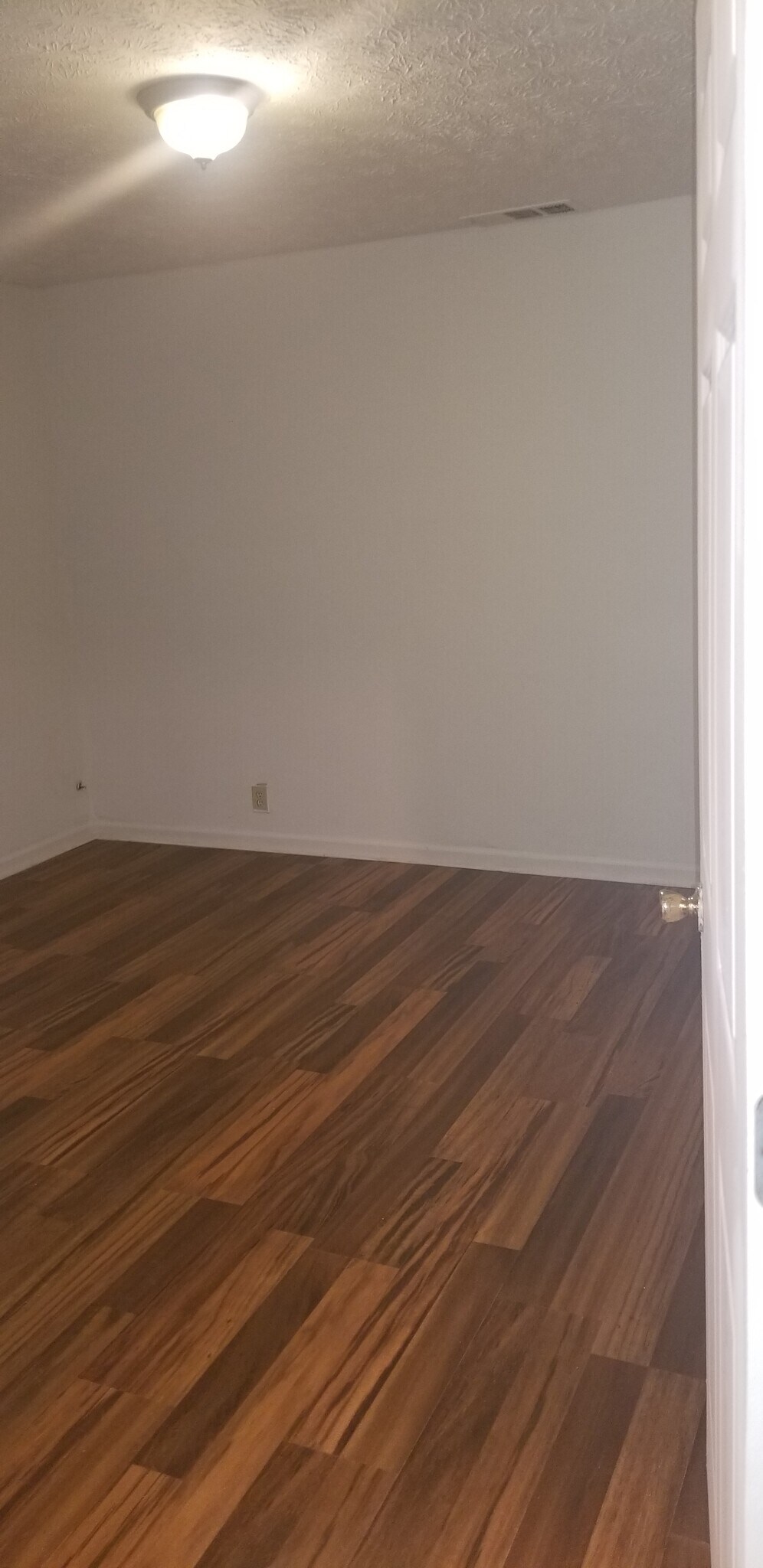 New floor and freshly painted - 615 N 17th St