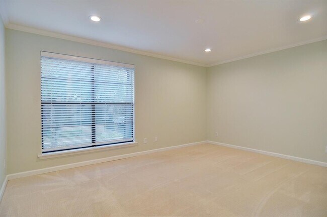 Building Photo - 3024 Hulen Ct