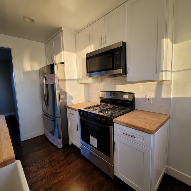 Building Photo - 2638 23rd St