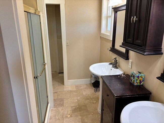 Building Photo - Great Tumalo Single Story Home with Mounta...