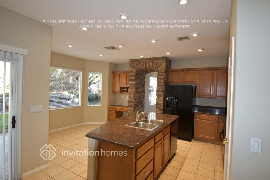 Building Photo - 10414 Nostalgia Cir