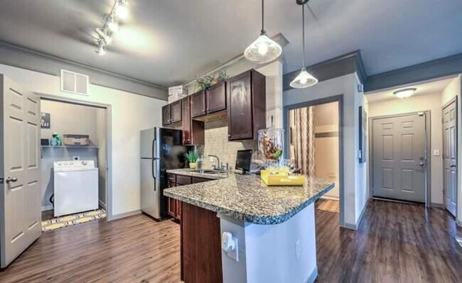 Building Photo - 3 bedroom in Katy TX 77450