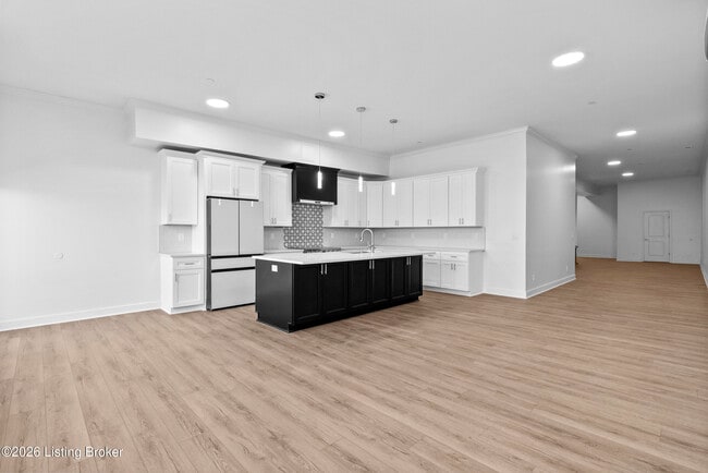 Building Photo - 540 S 4th St