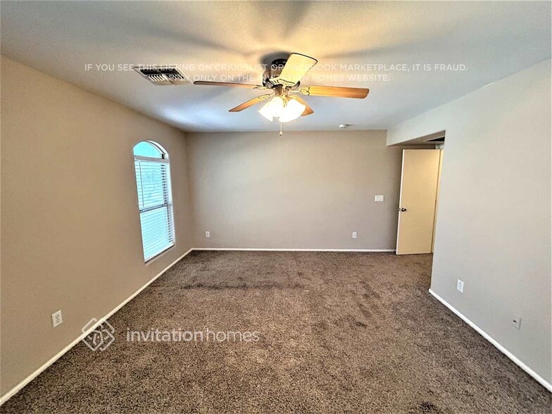 Building Photo - 16585 W Latham St