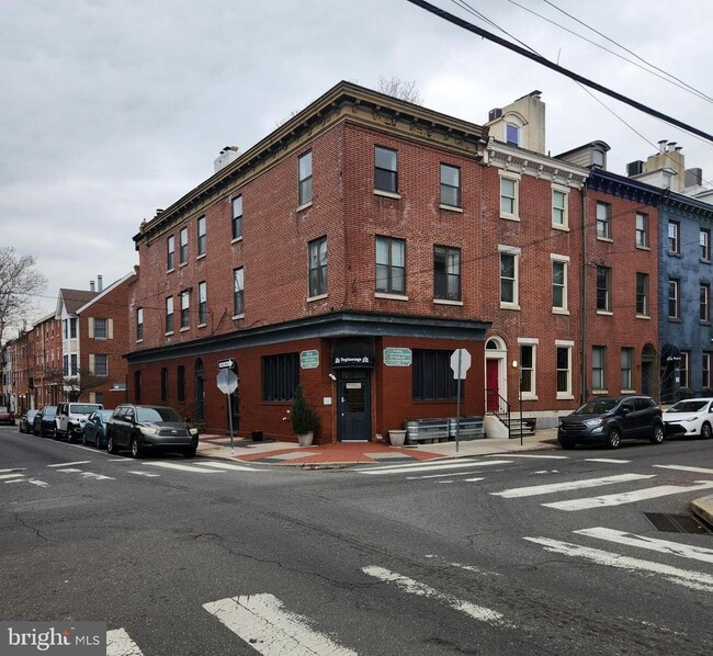 Building Photo - 626 S 10th St