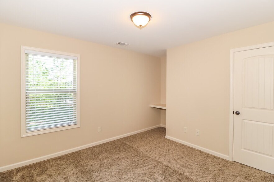 Building Photo - 428 Charleston Pl