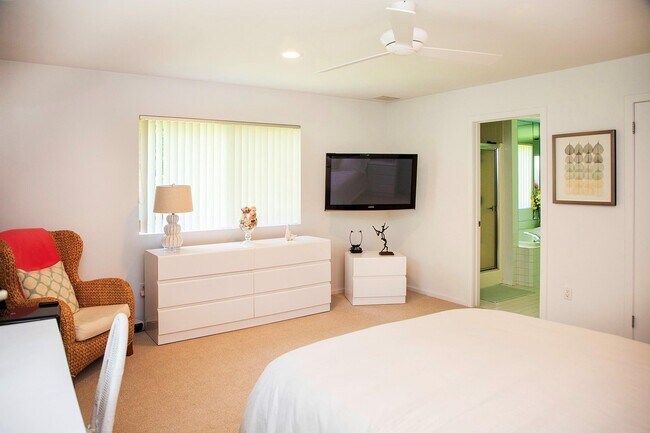 Building Photo - 5 Cedarfield Ln