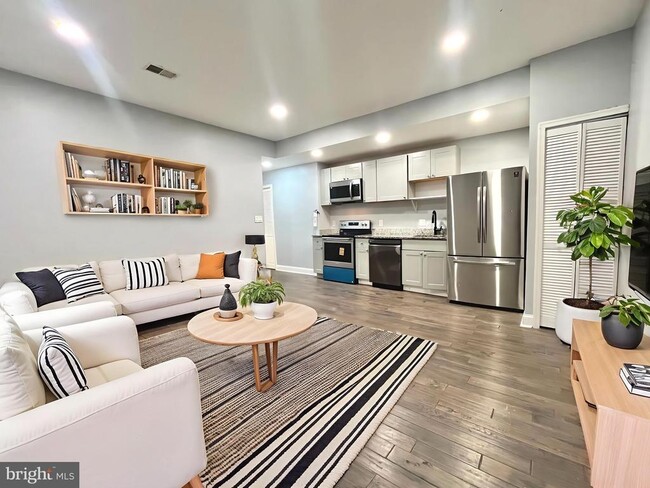 Building Photo - 1222 Missouri Ave NW