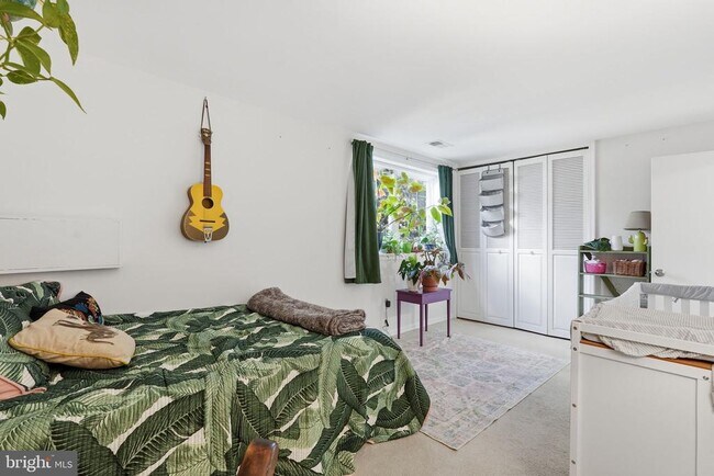 Building Photo - 6032 Old Landing Way