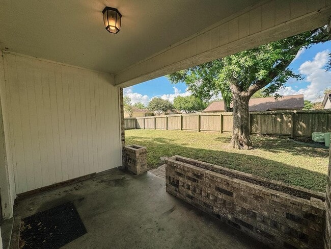 Building Photo - 201 Byron Dr