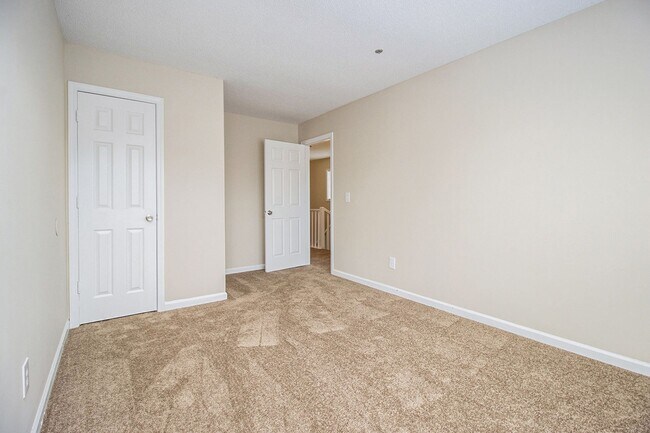 Building Photo - 3499 Lehigh Way