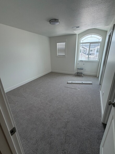 Building Photo - 2070 N 325 E