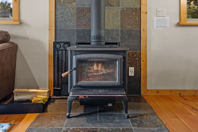Building Photo - Luxury A-Frame Cabin in Columbia Falls — N...
