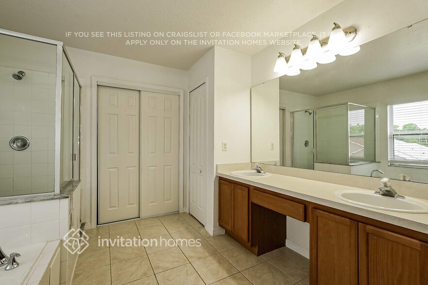 Building Photo - 225 Copper Oak Ct