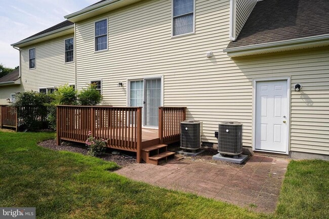Building Photo - 1331 Aspen Dr