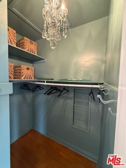 Building Photo - 157 N La Peer Dr