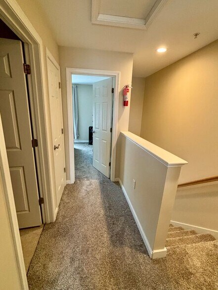 Building Photo - 132 Karatzas Avenue