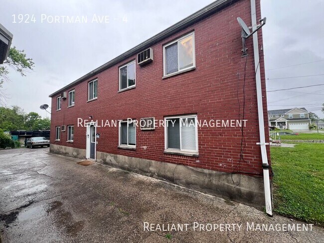 Primary Photo - 1924 Portman Ave