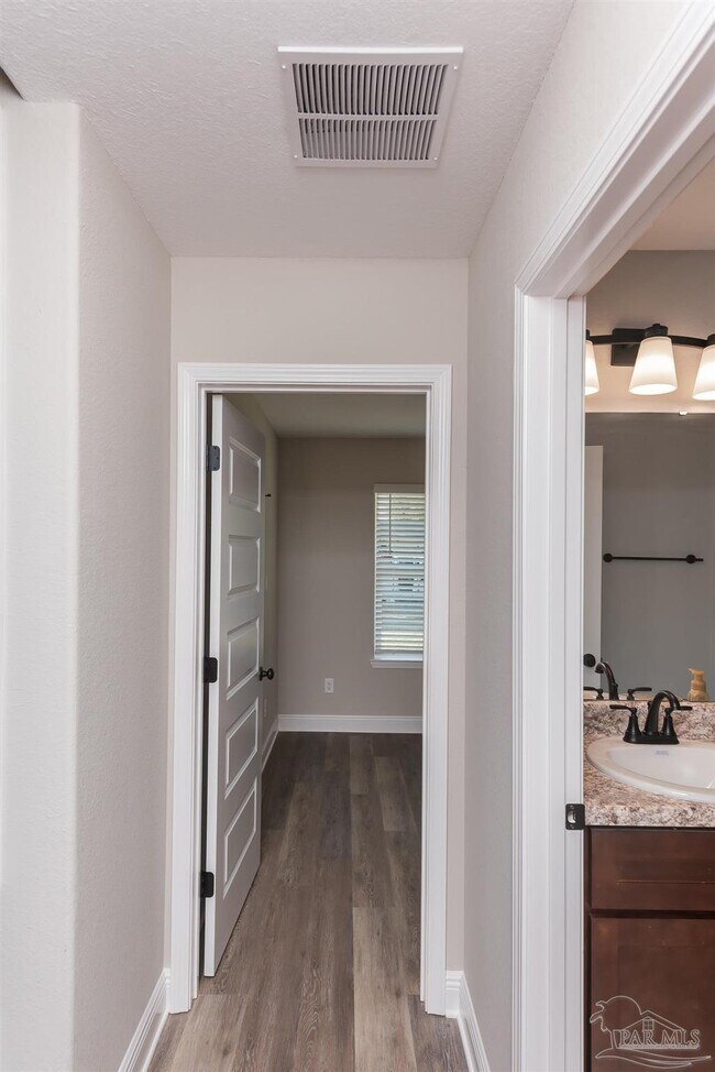 Building Photo - 8570 Stockdale Ave