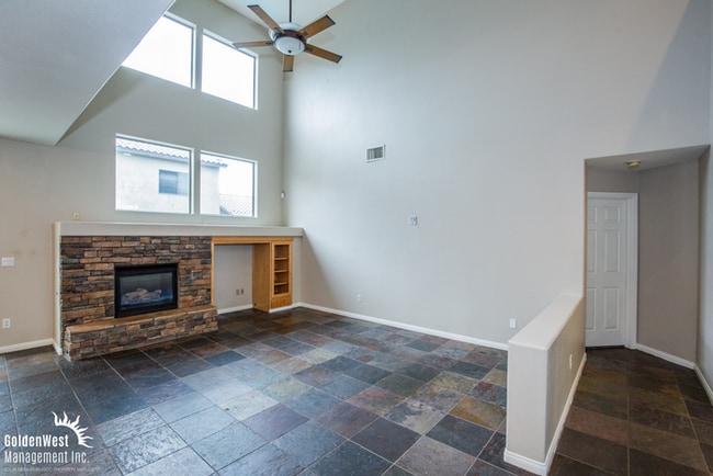 Building Photo - Spacious Home with Casita, Pool & Prime Las Vegas Location!