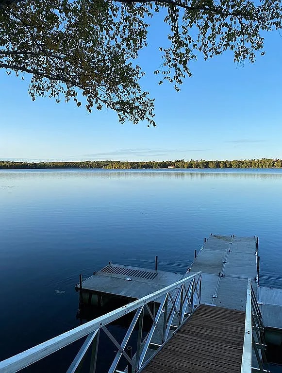 Building Photo - 978 Lakeview Dr