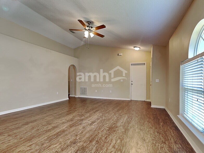 Building Photo - 5920 Rotella Dr