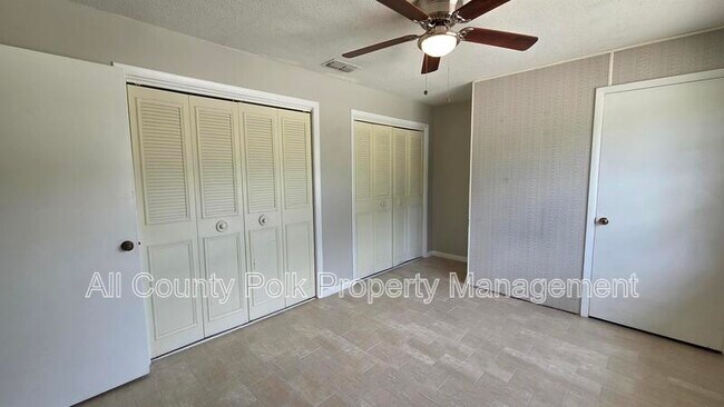 Building Photo - 927 S Buena Vista Dr