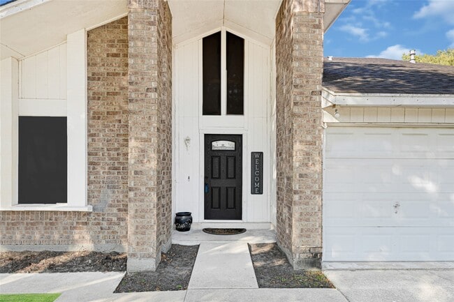 Building Photo - 5538 Fairview Forest Dr