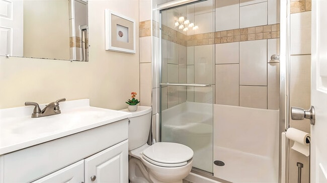 Building Photo - 531 Longshore Dr