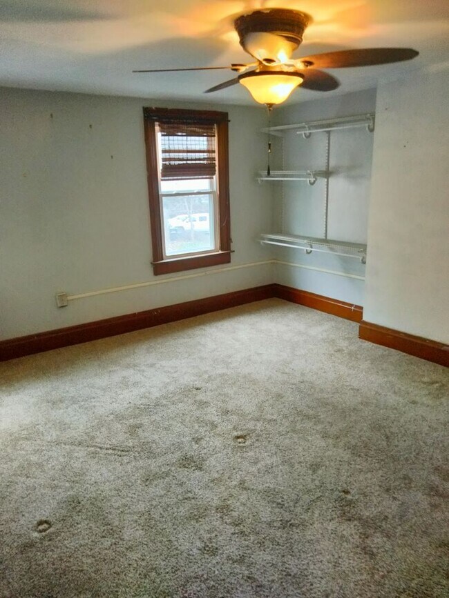 Building Photo - 9-11 Jones St.