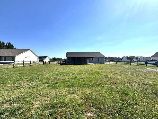 Building Photo - Comfort, Charm & Room for Everything You Love!