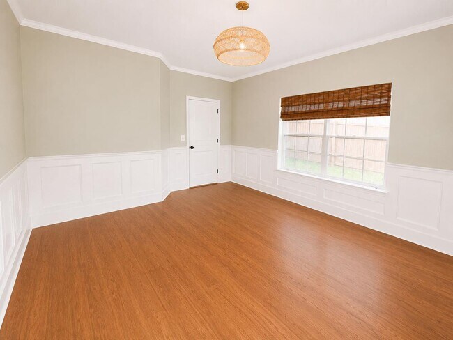 Building Photo - Beautiful Woodward Park 3/3 in Gated Community