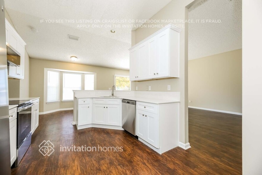 Building Photo - 13973 Crestwick Dr W